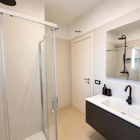 Apartament Modern In With Private Parking And Wifi