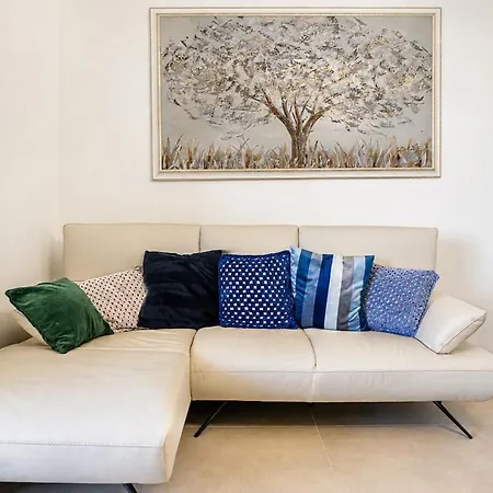 Modern In With Private Parking And Wifi Apartament *